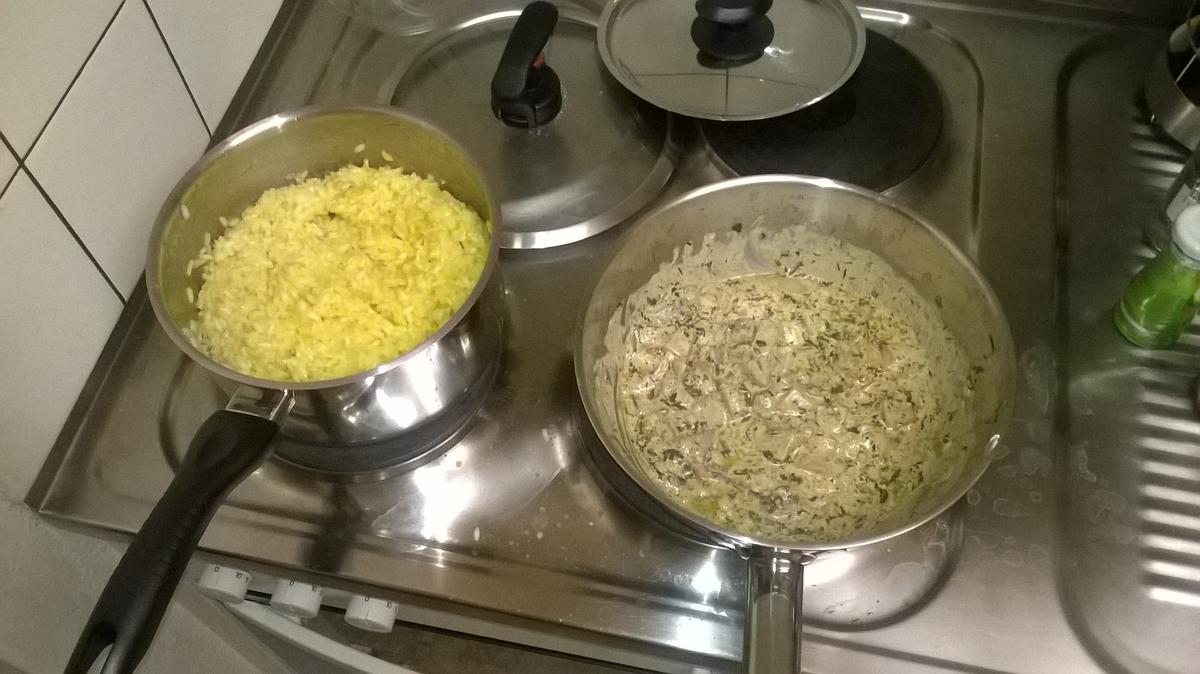 Safranrisotto mit Kräuterseitlingsauce und Kürbischutney - Rezept - Bild Nr. 3