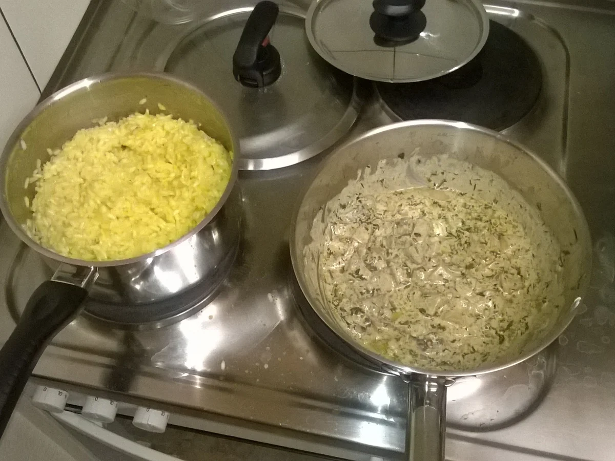 Safranrisotto mit Kräuterseitlingsauce und Kürbischutney - Rezept - Bild Nr. 3