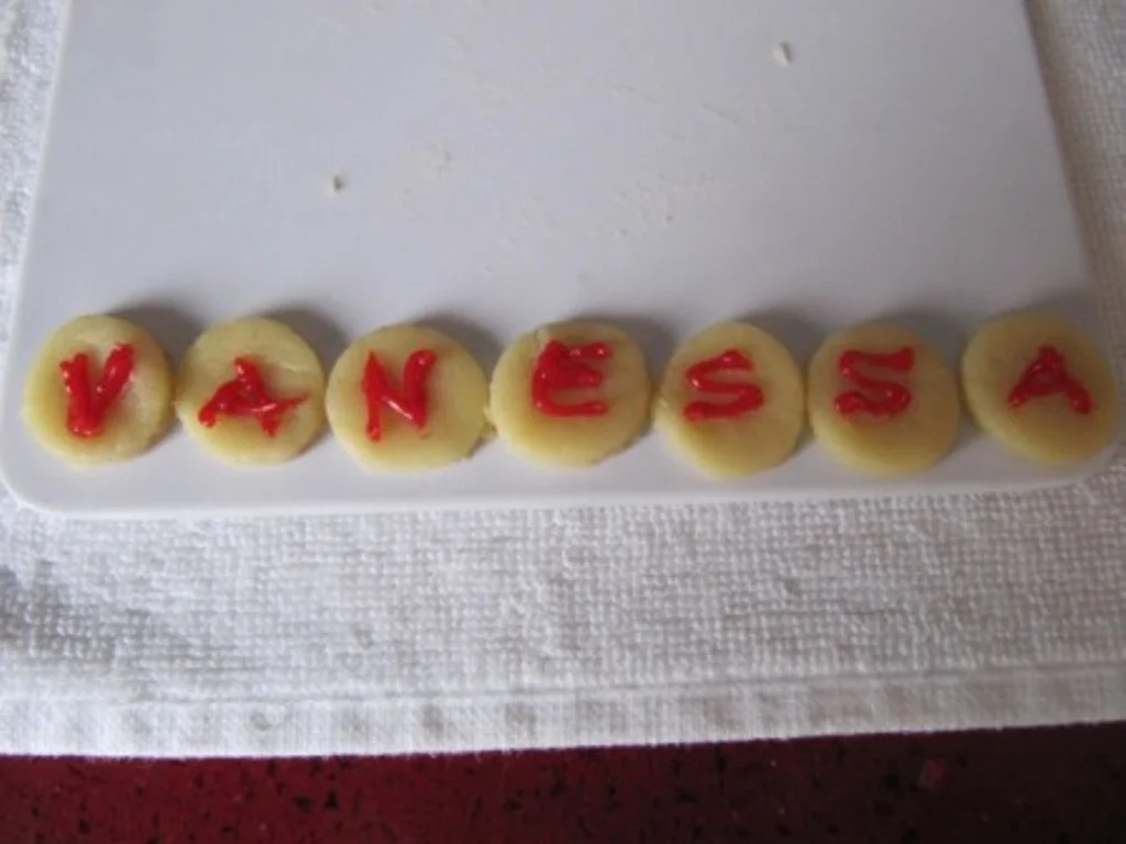 Rezept: Vanessa`s "Birthday Torte" Bild Nr. 20 Vanessa`s "Birthday Torte" - Rezept - Bild Nr. 20