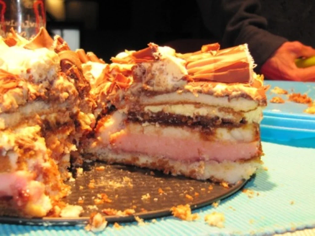 Rezept: Vanessa`s "Birthday Torte" Bild Nr. 30 Vanessa`s "Birthday Torte" - Rezept - Bild Nr. 30