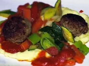 Reste-Spar-Menü für drei Tage: Kartoffelsuppe, Frikadellen und Pfannkuchen - Rezept