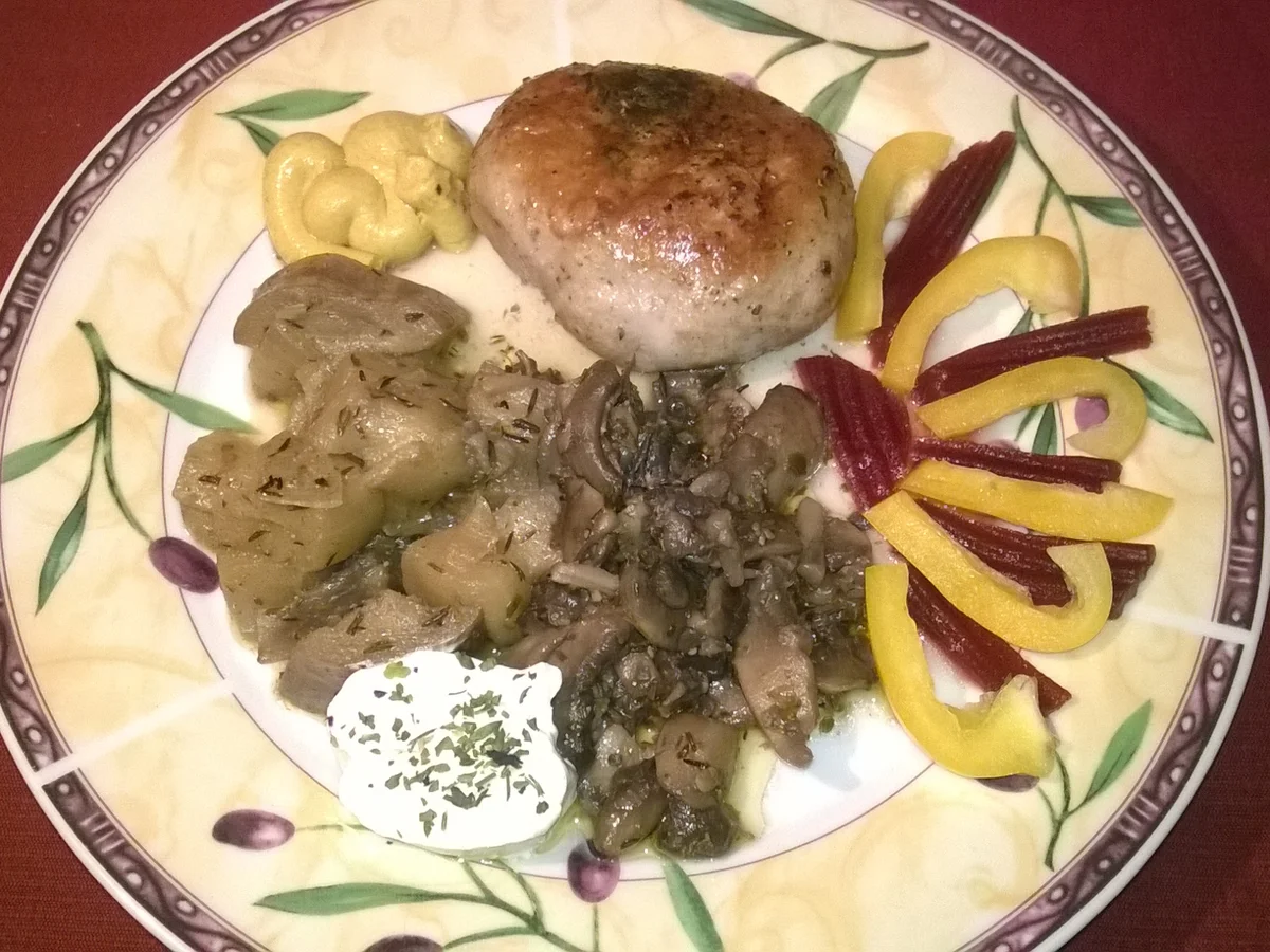 Kalbsadrio (Schweizer Brühwurst) an einer Pilzsauce mit Graffiti-Auberginen - Rezept - Bild Nr. 2