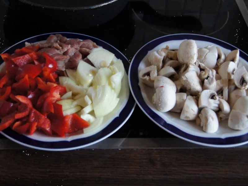 Rezept: Schaschlikpfanne mit Currysauce Bild Nr. 2 Schaschlikpfanne mit Currysauce - Rezept - Bild Nr. 2