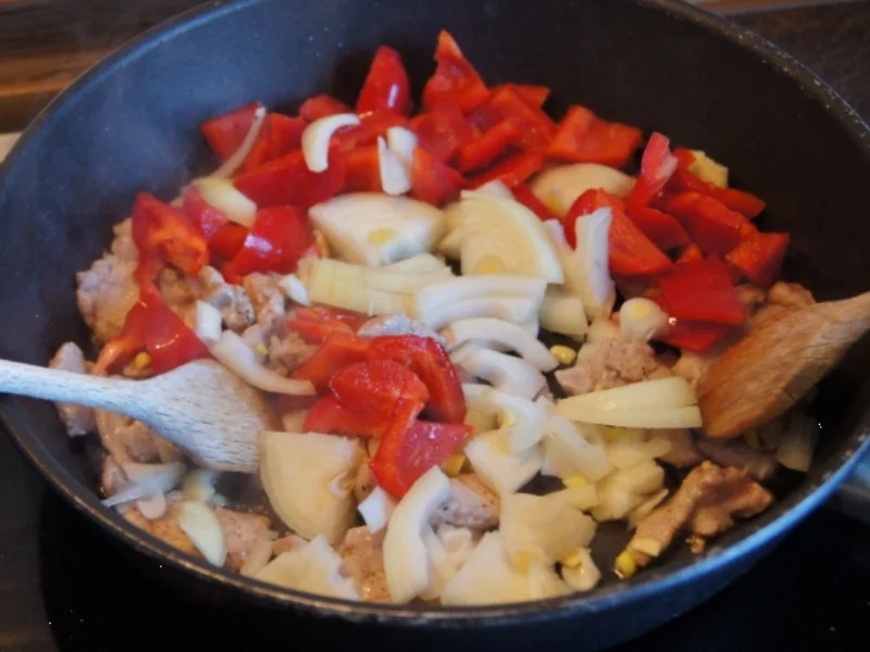 Rezept: Schaschlikpfanne mit Currysauce Bild Nr. 3 Schaschlikpfanne mit Currysauce - Rezept - Bild Nr. 3