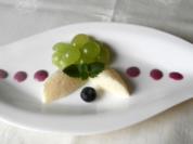 Sekt - Mousse, Heidelbeeren - Sabayon und marinierte Weinbeeren - Rezept