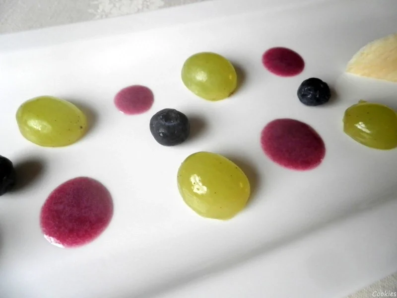 Sekt - Mousse, Heidelbeeren - Sabayon und marinierte Weinbeeren - Rezept - Bild Nr. 4