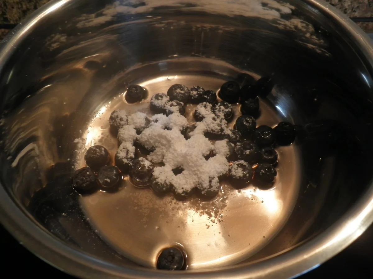 Sekt - Mousse, Heidelbeeren - Sabayon und marinierte Weinbeeren - Rezept - Bild Nr. 14