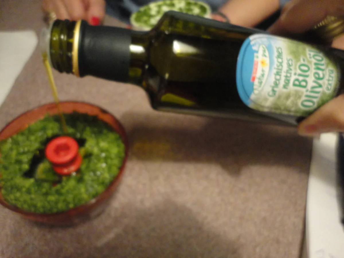 frisches Bärlauch Pesto - Rezept - Bild Nr. 5