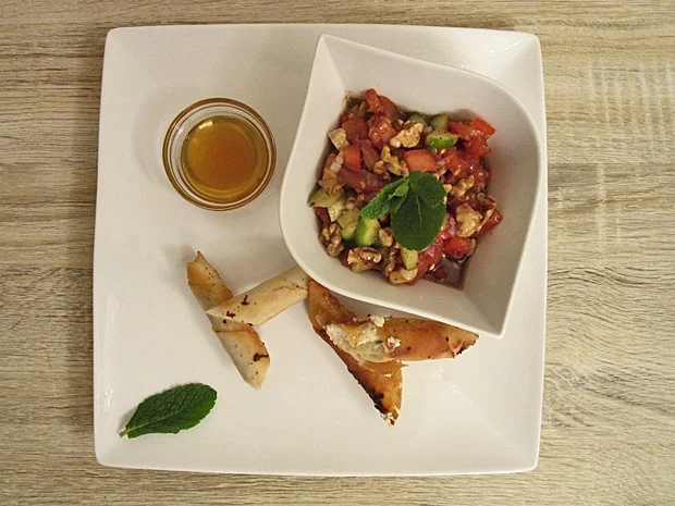 Rezept: Sigara Böregi mit Gavurdagi Salatsi Sigara Böregi mit Gavurdagi Salatsi - Rezept