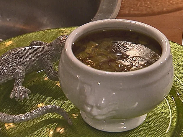 Rezept: Rindfleischsuppe (Sophia Wollersheim) Rindfleischsuppe (Sophia Wollersheim) - Rezept