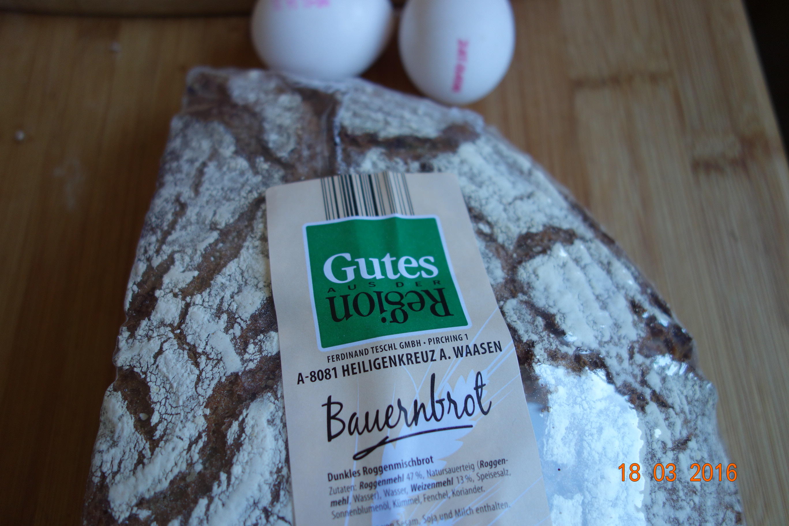 Bilder für JAUSE: Bauernbrot mit pochiertem Ei - Rezept