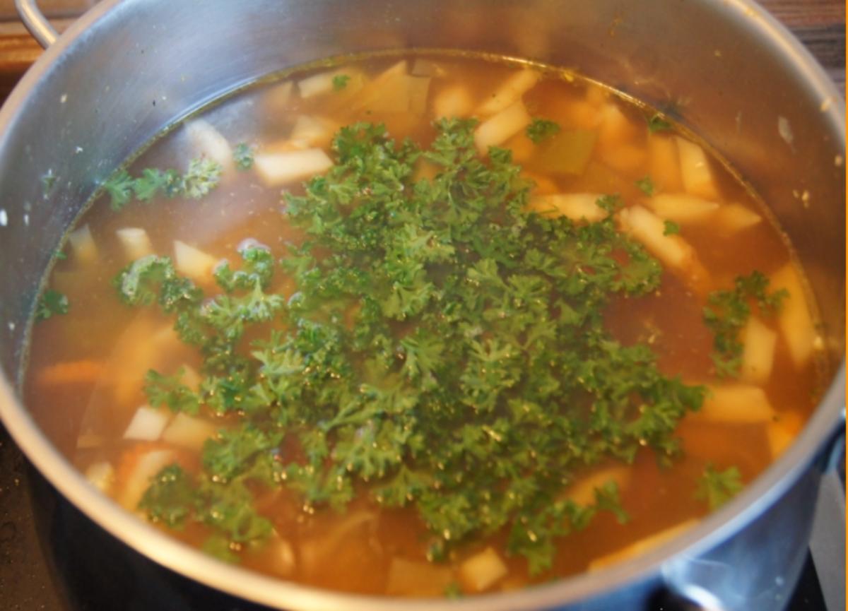 25 Minuten-Suppe mit Hähnchenbrustfilet und Gemüse - Rezept - Bild Nr. 2