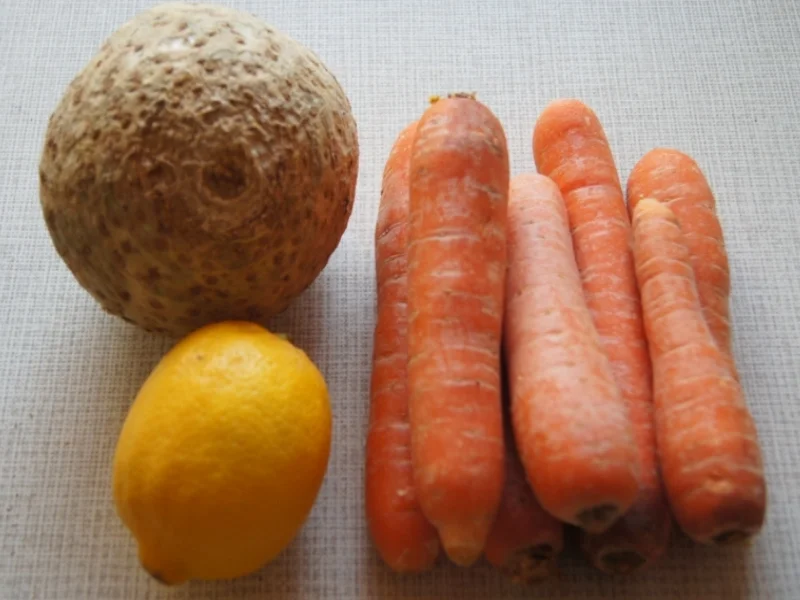 Rezept: Möhren-Sellerie-Salat Bild Nr. 2 Möhren-Sellerie-Salat - Rezept - Bild Nr. 2