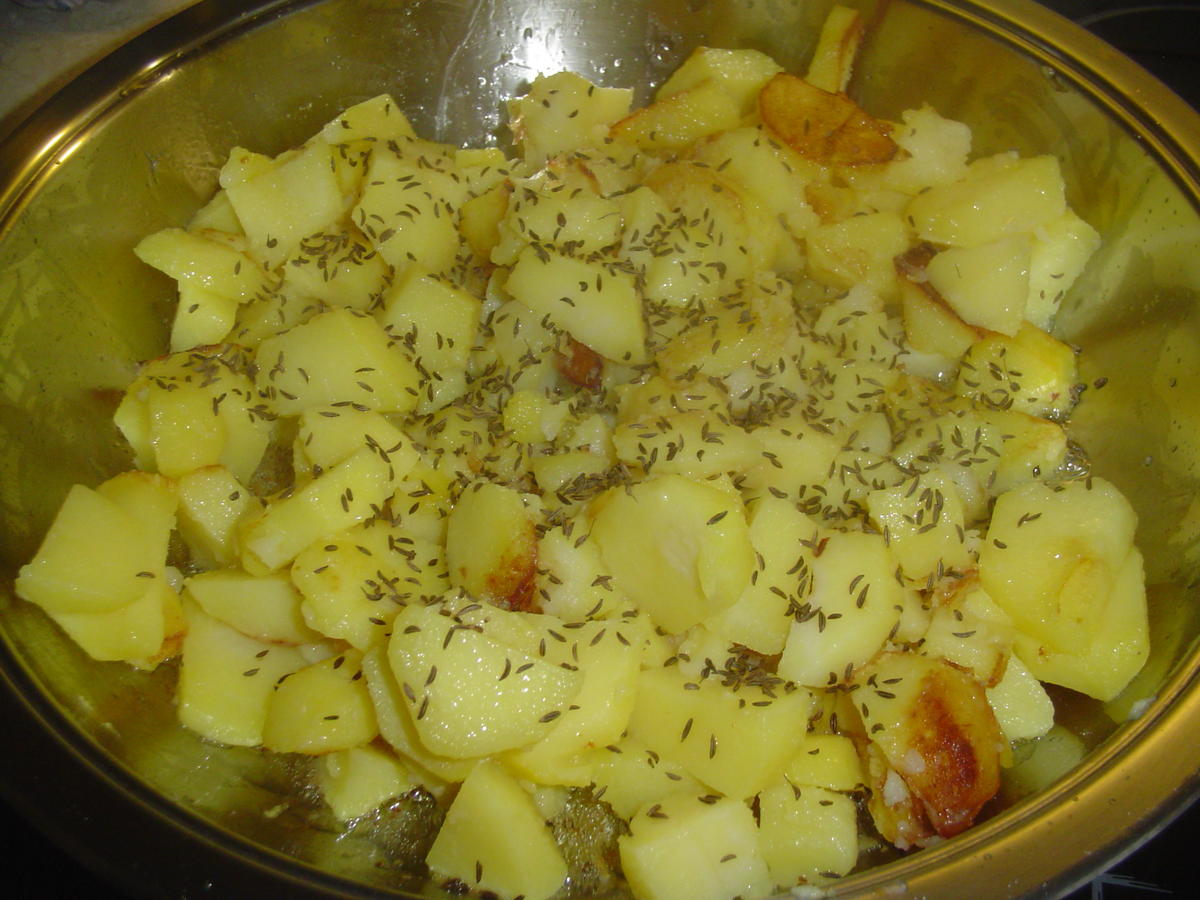 Kartoffelpfanne mit den resten von Fleischpflanzerl - Rezept - Bild Nr. 4