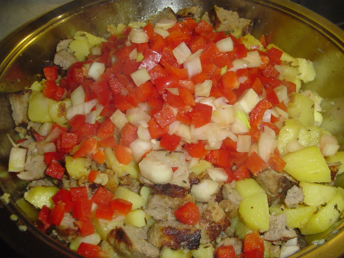 Rezept: Kartoffelpfanne mit den resten von Fleischpflanzerl Bild Nr. 6 Kartoffelpfanne mit den resten von Fleischpflanzerl - Rezept - Bild Nr. 6