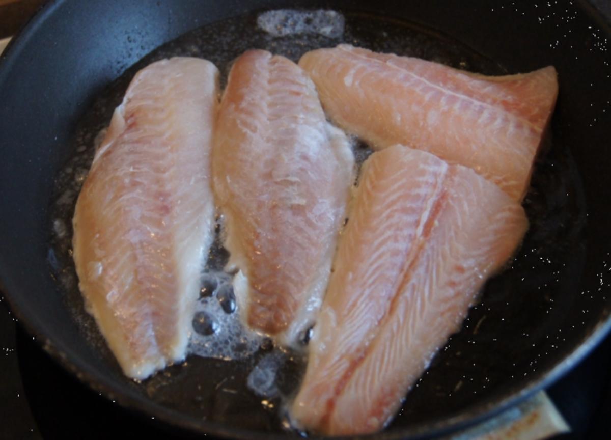 Fischfiletpfanne mit Möhren-Sellerie-Salat - Rezept - Bild Nr. 3