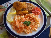 Rezept: Schnitzelpfanne mit Möhren-Sellerie-Salat Schnitzelpfanne mit Möhren-Sellerie-Salat - Rezept