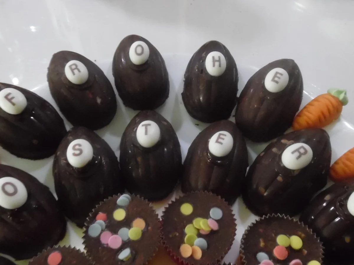 Schokoladen-Eier ohne Zucker - Rezept