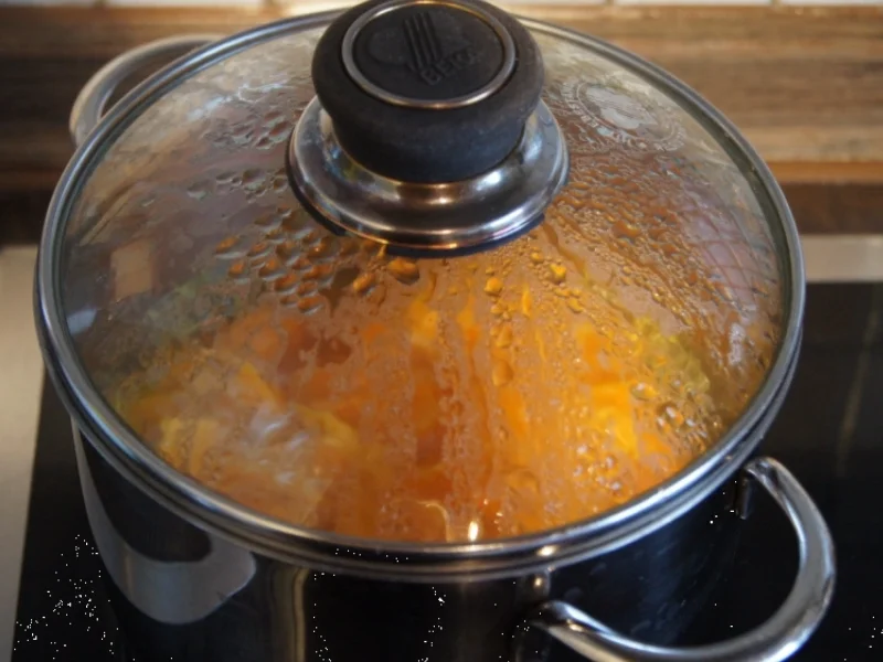 Sellerieschnitzel mit Süßkartoffelpüree und Garnelenschwänzen - Rezept - Bild Nr. 4