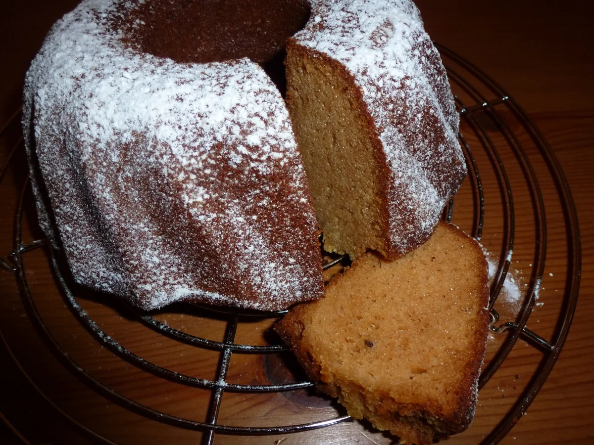 Rezept: Eierlikör-Gugelhupf Eierlikör-Gugelhupf - Rezept