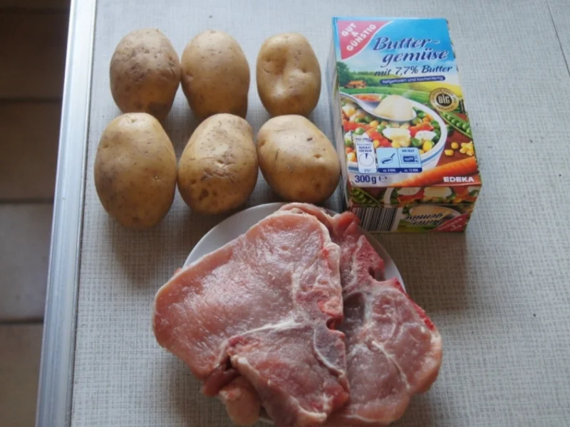 Rezept: Kotelett mit Kartoffelpilzen und Buttergemüse Bild Nr. 2 Kotelett mit Kartoffelpilzen und Buttergemüse - Rezept - Bild Nr. 2