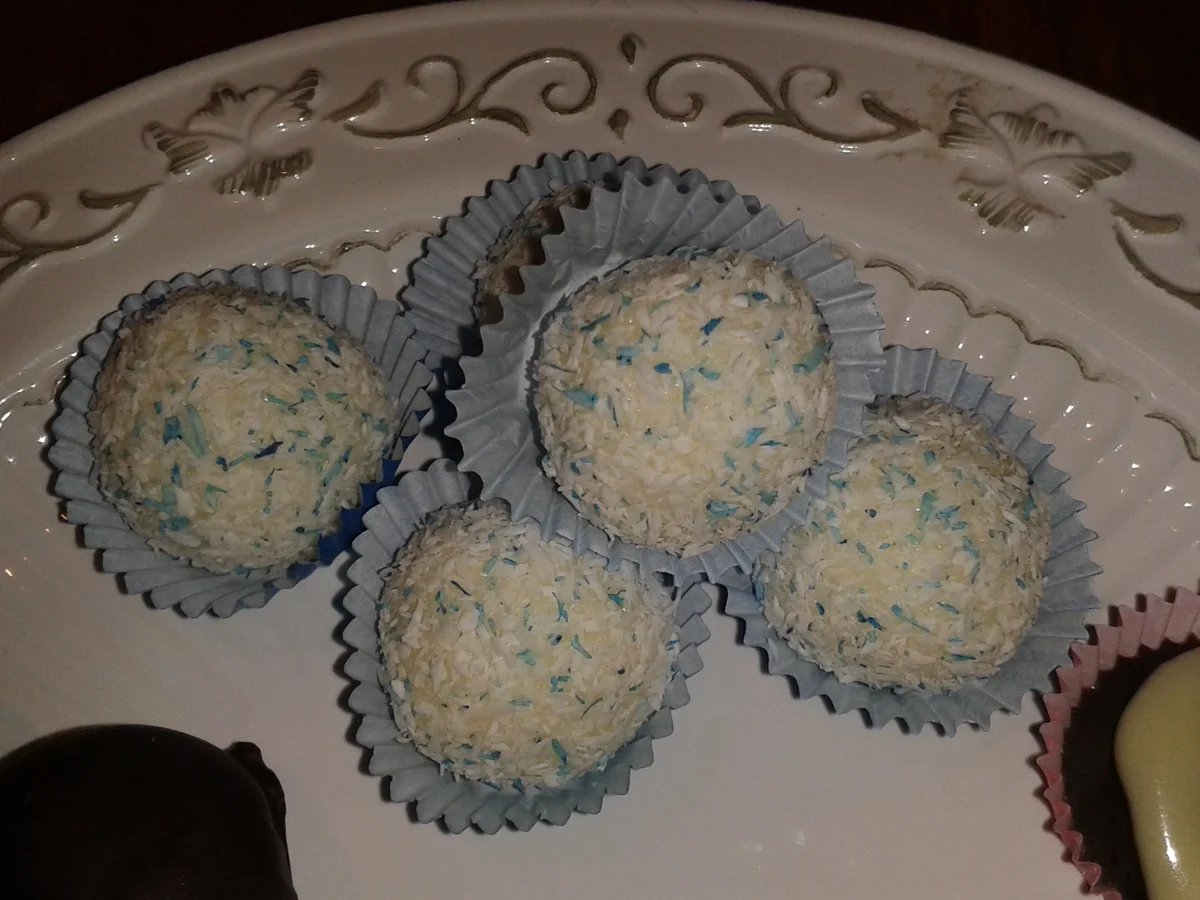 Pralinen Dattel-Nougat, Kokos, Kaffee-Sahne und Erdnussbutter - Rezept - Bild Nr. 3