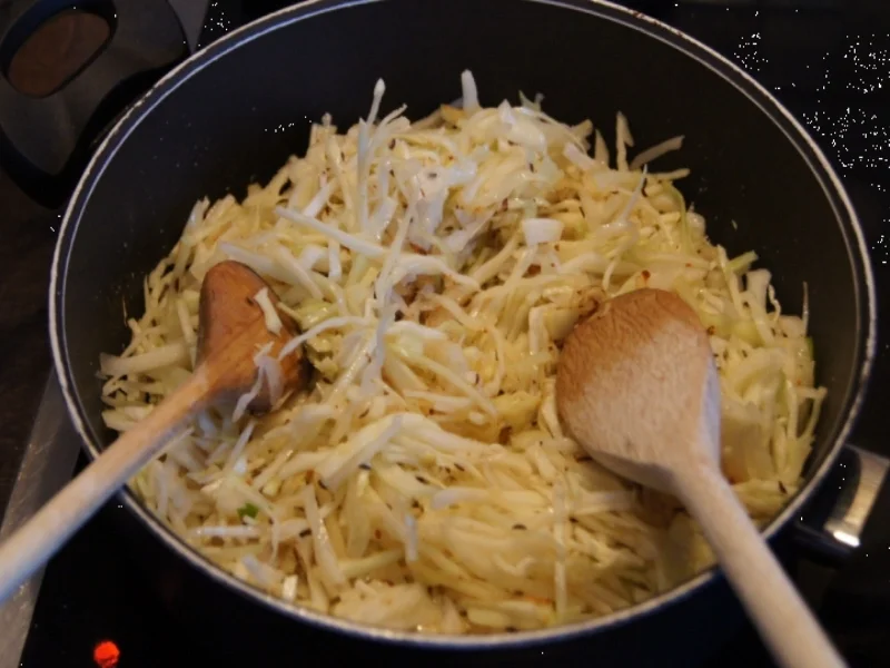 Rezept: Gedünstetes Weißkraut Bild Nr. 7 Gedünstetes Weißkraut - Rezept - Bild Nr. 7