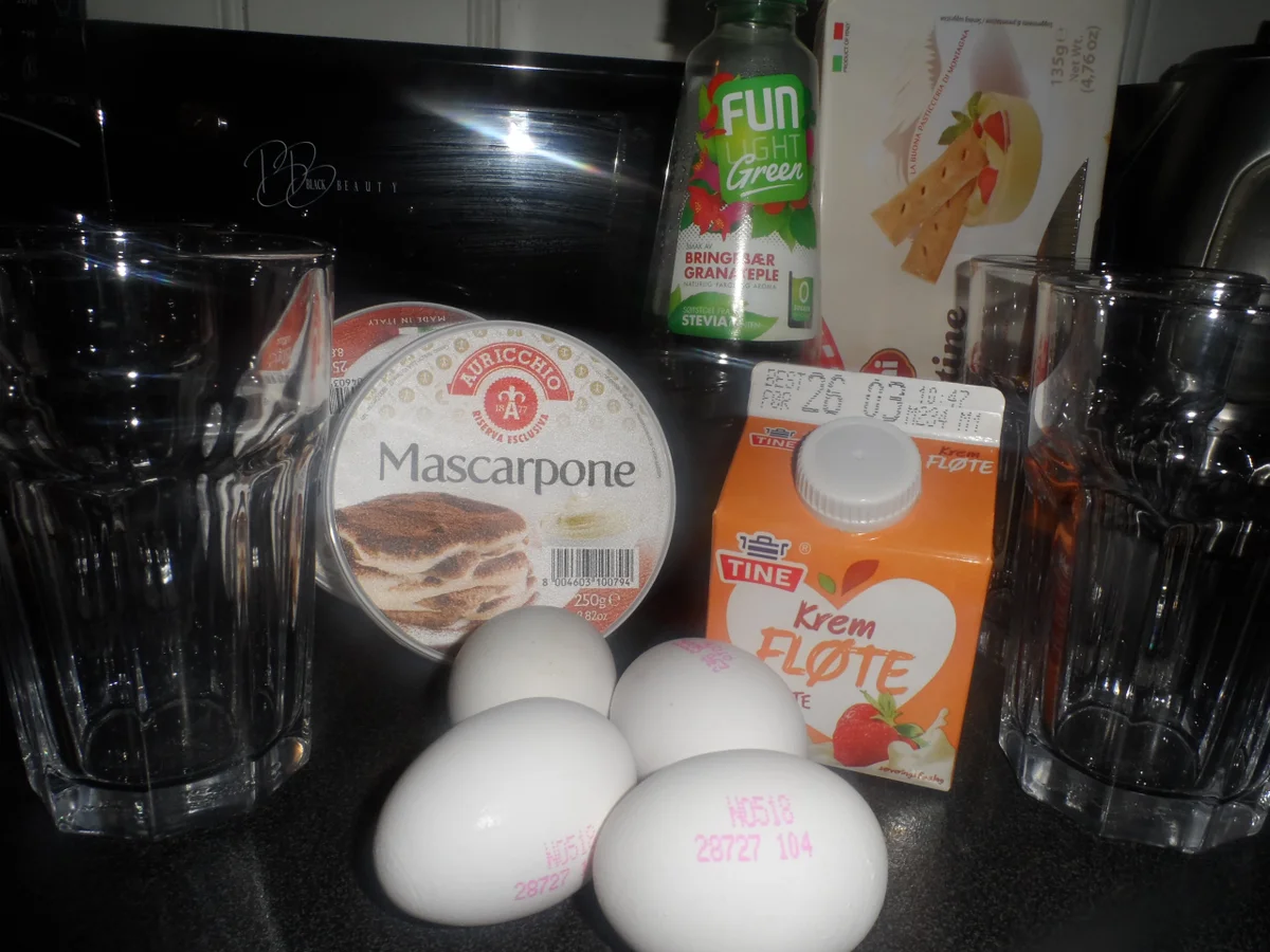 BiNe` S HIMBEERTIRAMISU MIT EIERLIKÖR - Rezept - Bild Nr. 3