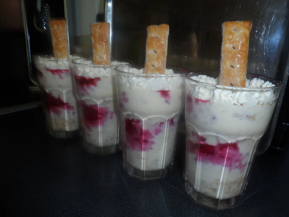 BiNe` S HIMBEERTIRAMISU MIT EIERLIKÖR - Rezept - Bild Nr. 9