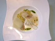 Rezept: Seezungenfilet auf Safran-Perlgraupenrisotto an Pecorinohobel Seezungenfilet auf Safran-Perlgraupenrisotto an Pecorinohobel - Rezept
