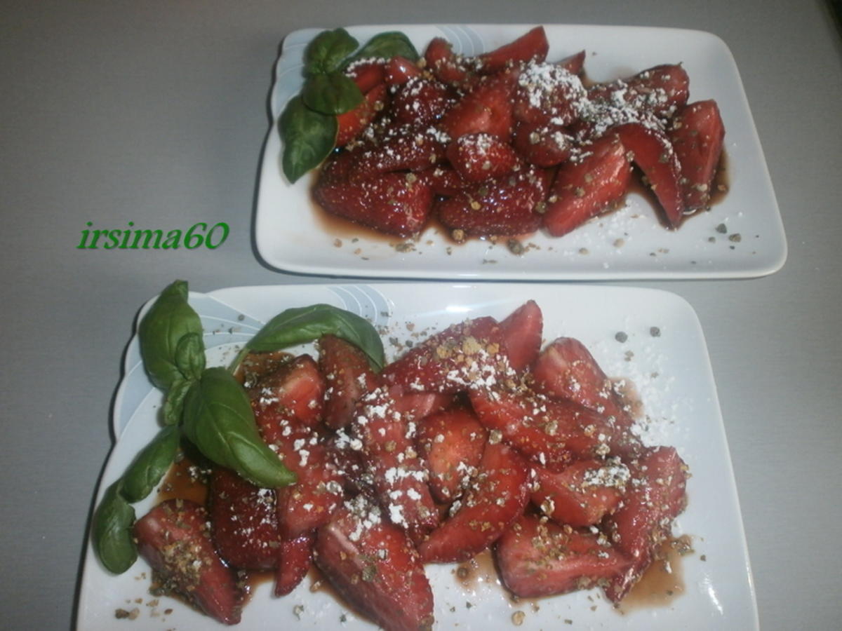 Erdbeeren mit Balsamico und grünem Pfeffer - Rezept