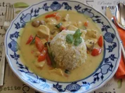 Hähnchenbrustfilet-Curry mit Kokosmilch und Blumenkohl-Reis - Rezept