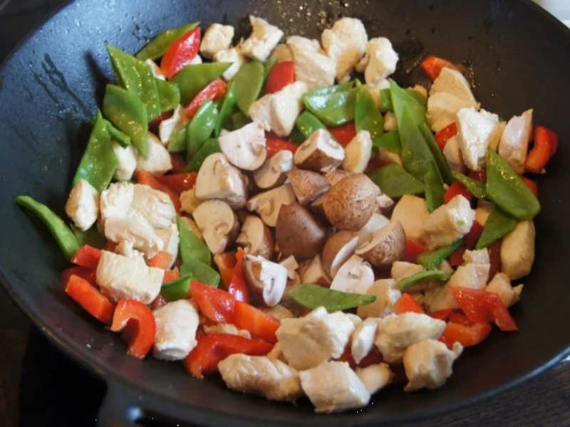 Hähnchenbrustfilet-Curry mit Kokosmilch und Blumenkohl-Reis - Rezept - Bild Nr. 7