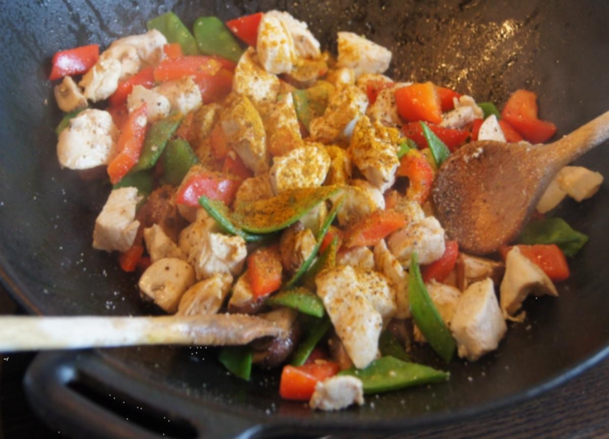 Hähnchenbrustfilet-Curry mit Kokosmilch und Blumenkohl-Reis - Rezept - Bild Nr. 8
