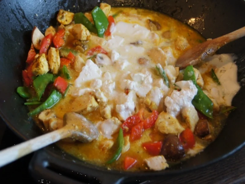 Hähnchenbrustfilet-Curry mit Kokosmilch und Blumenkohl-Reis - Rezept - Bild Nr. 9