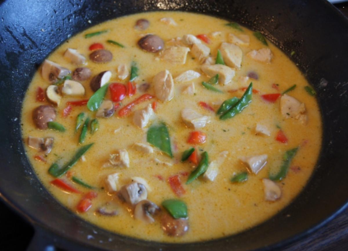 Hähnchenbrustfilet-Curry mit Kokosmilch und Blumenkohl-Reis - Rezept - Bild Nr. 10