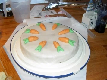 Möhren-Nuß-Torte - Rezept