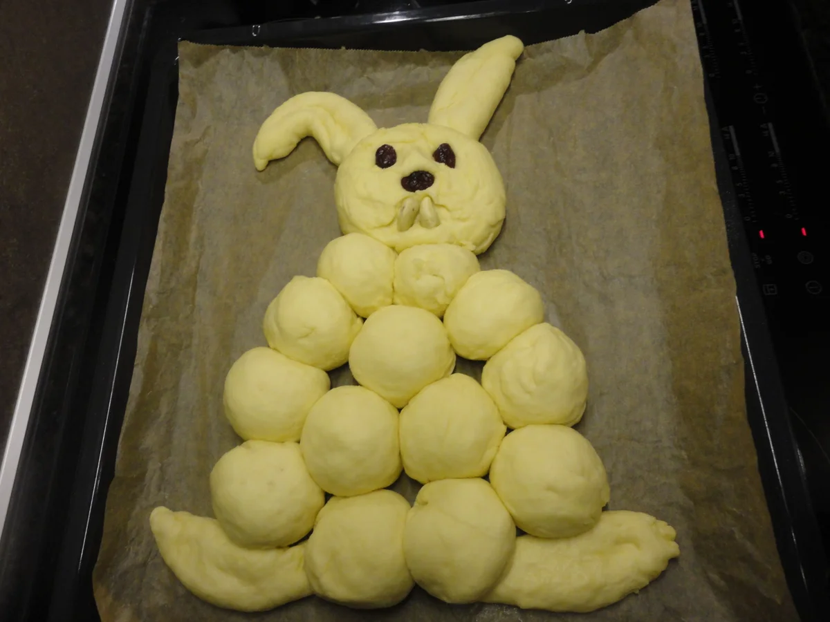 Rezept: Osterhase aus Hefeteig Bild Nr. 5 Osterhase aus Hefeteig - Rezept - Bild Nr. 5