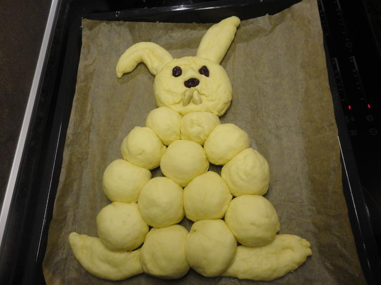 Osterhase aus Hefeteig - einfach - von emari
