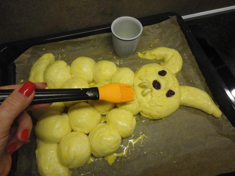 Osterhase aus Hefeteig - einfach - von emari