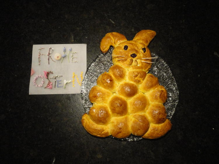 Osterhase aus Hefeteig - einfach - von emari