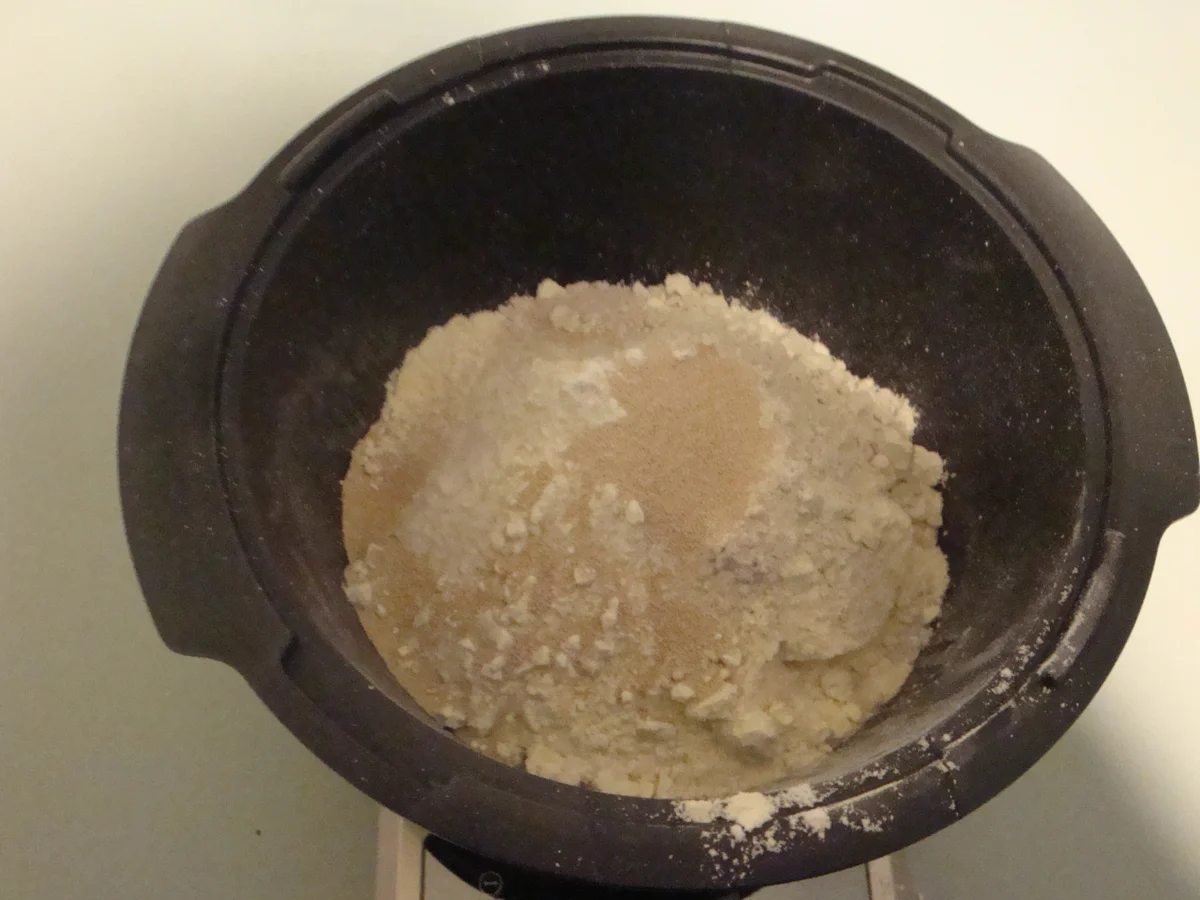 Faltenbrot mit Knoblauch-Kräuterbutter - Rezept - Bild Nr. 2