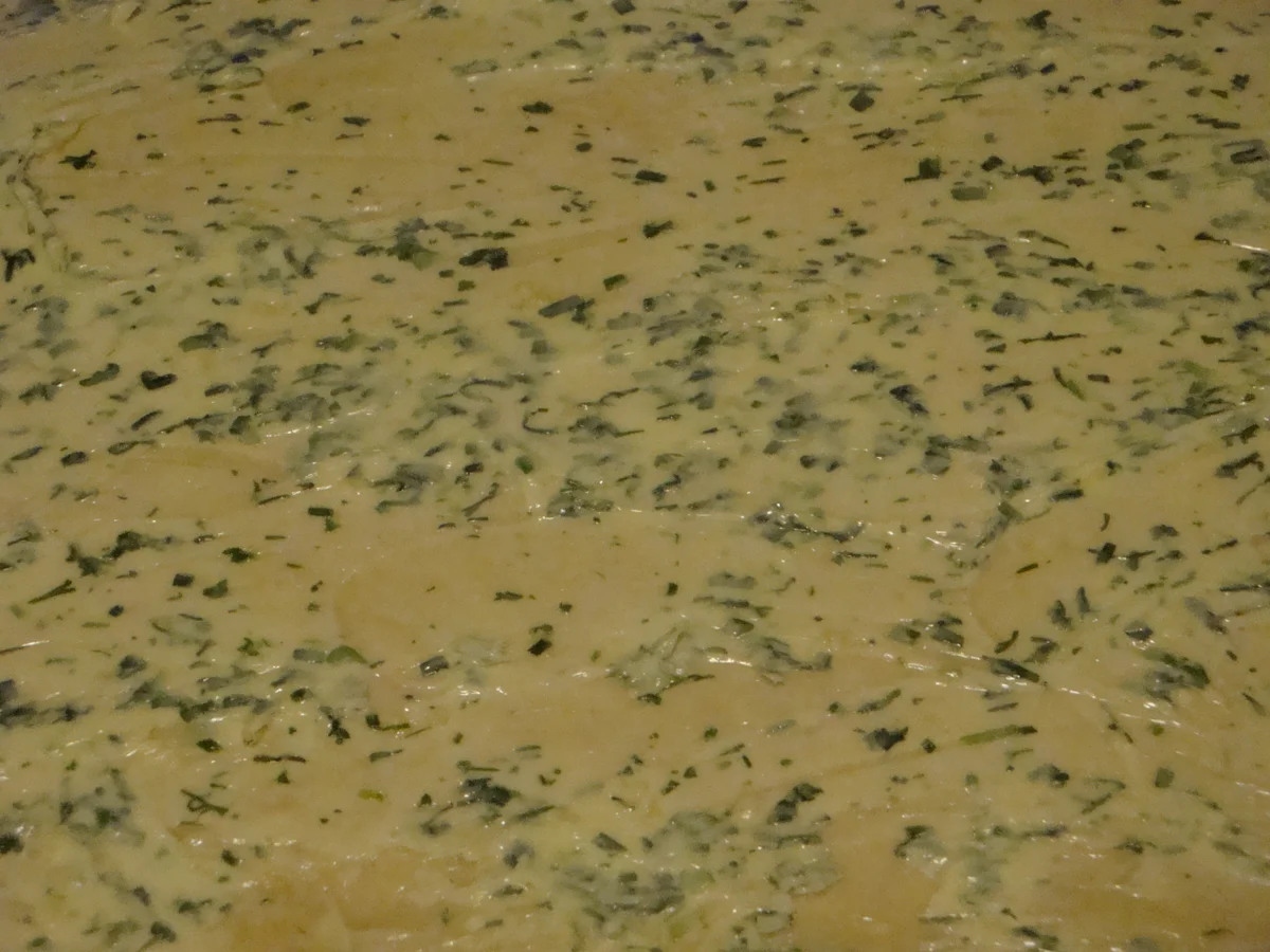 Faltenbrot mit Knoblauch-Kräuterbutter - Rezept - Bild Nr. 8