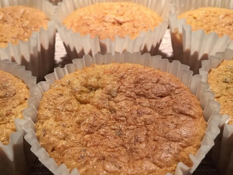 Rezept: Karotten-Haselnuss Muffins Karotten-Haselnuss Muffins - Rezept