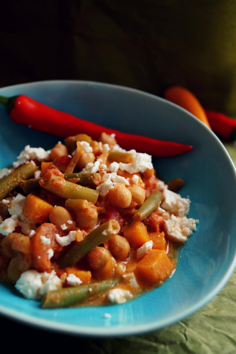 Kichererbsen-Kürbis-Bohnen-Curry mit Schafskäse - Rezept