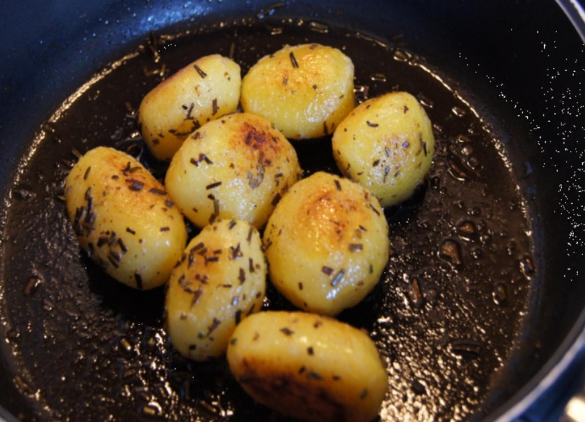Lammkeule mit grünen Bohnen und Rosmarin Kartoffeln - Rezept - Bild Nr. 17