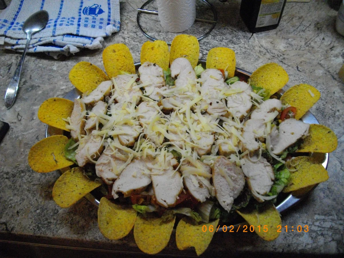 Hähnchensalat mit Taccochips - Rezept