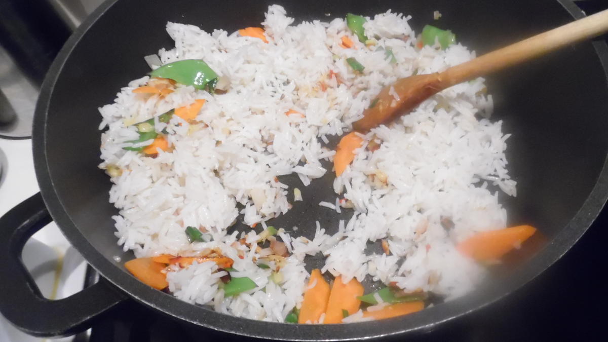 Scharfes Fisch-Curry mit gebratenem Eier-Reis - Rezept - Bild Nr. 3