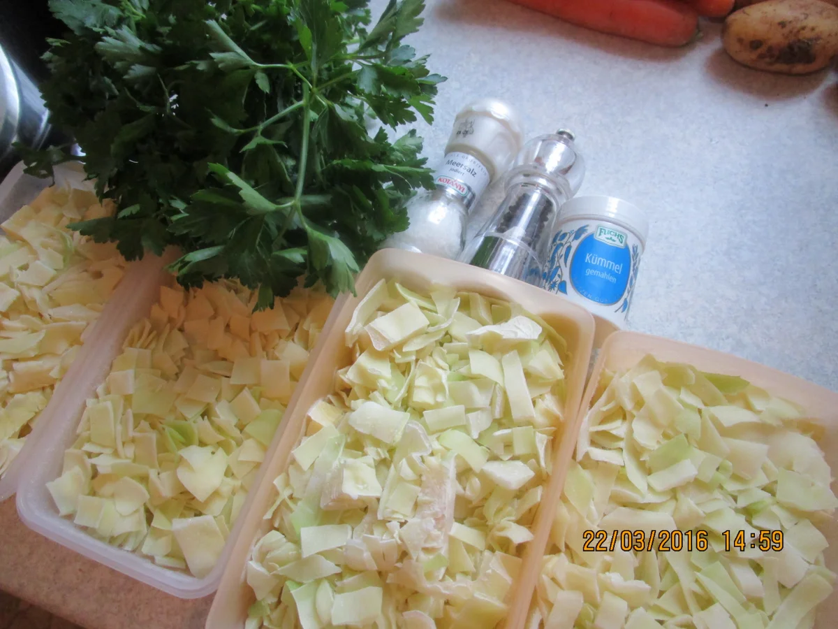 Rezept: Resteessen: Weißkohl-Möhren-Eintopf Bild Nr. 3 Resteessen: Weißkohl-Möhren-Eintopf - Rezept - Bild Nr. 3