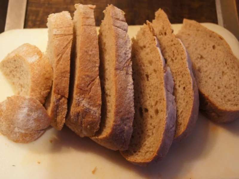 Geröstetes Knoblauchbrot mit gemischten Salat - Rezept - Bild Nr. 2